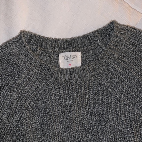 A grey light weight comfy stylish sweater - Picture 3 of 3